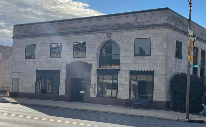 Pictures of Retail, Office property located at 1025-1033 W Sylvania Ave, Toledo, OH 43613 for sales - image #1