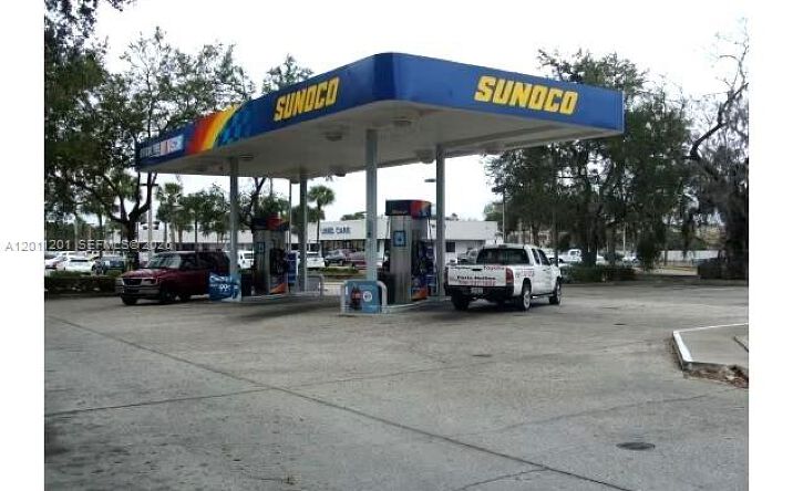 Pictures of Retail property located at 895 N Nova, Daytona, FL 32117 for sales - image #1