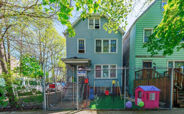 Pictures of Multifamily property located at 8119 S Escanaba Avenue, Chicago, IL 60617 for sales - image #1