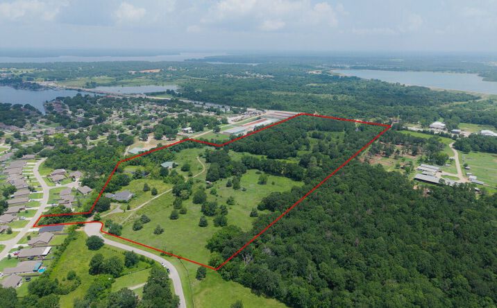 Pictures of Land property located at 12715 Farm to Market 1097, Willis, TX 77318 for sales - image #1