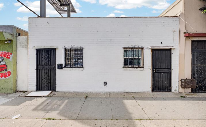 Pictures of Retail property located at 5016 E Olympic Blvd, Los Angeles, CA 90022 for sales - image #1