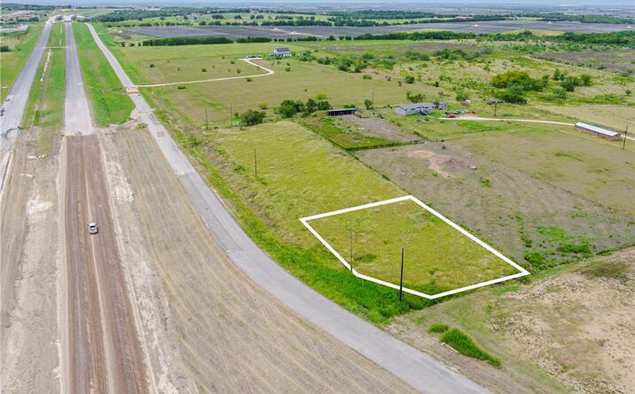 Pictures of Land property located at 12076 hunt hill Road, Rogers, TX 76569 for sales - image #1