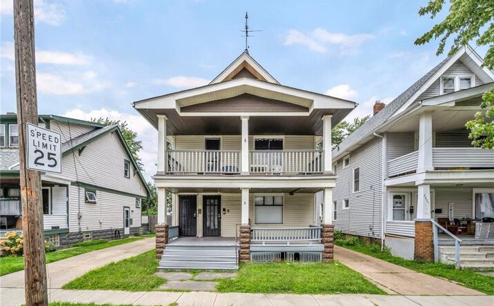 Pictures of Multifamily property located at 2822 Saratoga Avenue, Cleveland, OH 44109 for sales - image #1