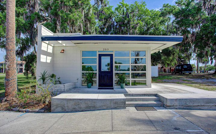 Pictures of Retail property located at 203 Laurel St, Palatka, FL 32177 for sales - image #1