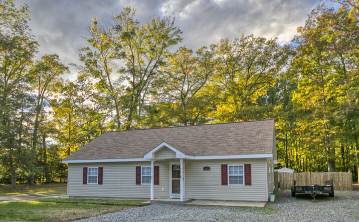 Pictures of Multifamily property located at 205-207 Neck O Land Rd, Williamsburg, VA 23185 for sales - image #1