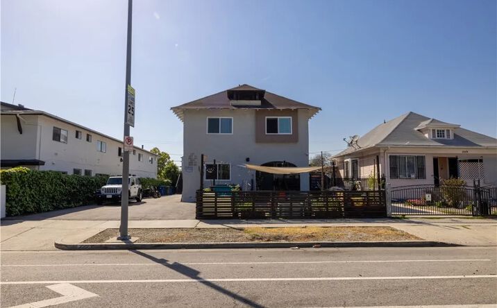 Pictures of Multifamily property located at 2221 Griffin Ave, Los Angeles, CA 90031 for sales - image #1