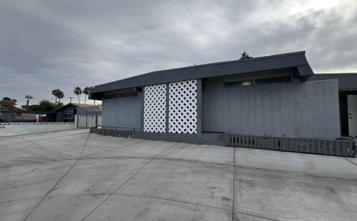 Pictures of Retail, Office, Business for Sale property located at 1657 East Desert Inn Road, Las Vegas, NV 89169 for sales - image #1