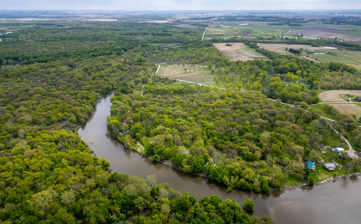 Pictures of Land property located at 1408 Cedarview Drive, Muscatine, IA 52761 for sales - image #1