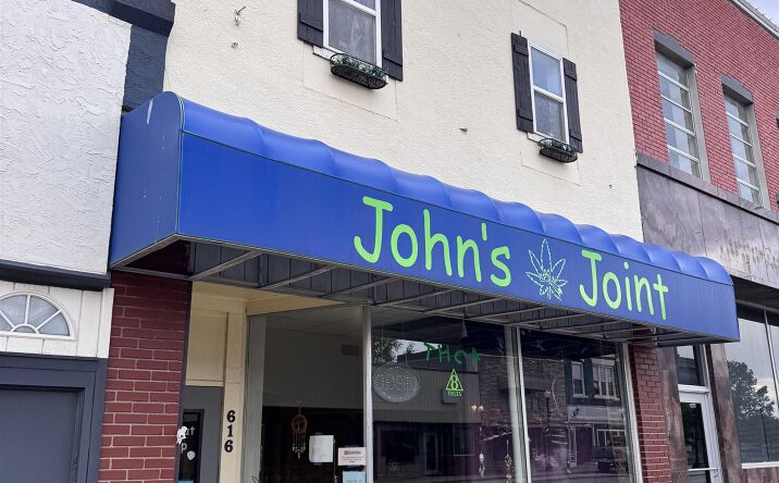 Pictures of Retail property located at 616 S Topeka AVE, Lyndon, KS 66451 for sales - image #1