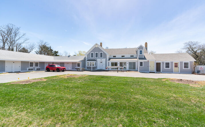 Pictures of Hospitality property located at 1547 Main Street, Chatham, MA 02633 for sales - image #1