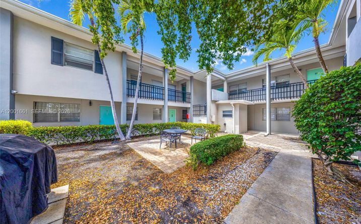 Pictures of Multifamily property located at 202 Lucerne Ave # 14 #1-14, Lake Worth, FL 33460 for sales - image #1