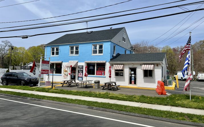Pictures of Retail, Multifamily, Mixed Use property located at 264 Shore Road, Old Lyme, CT 06371 for sales - image #1