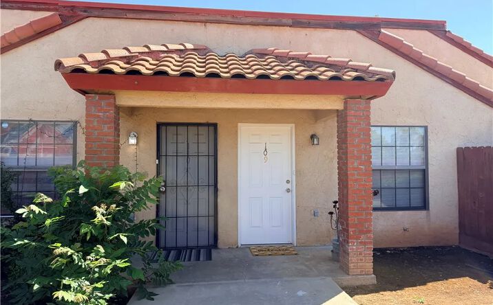 Pictures of Multifamily property located at 1405 E Cypress, Reedley, CA 93654 for sales - image #1