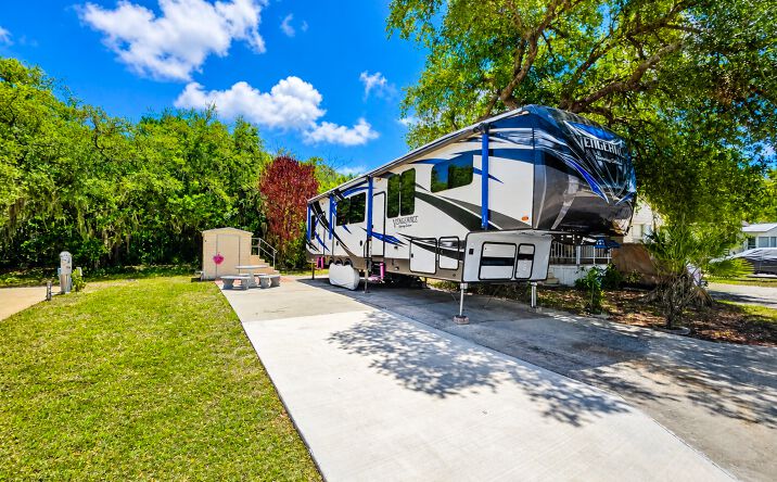 Pictures of Mobile Home Park, Senior Living property located at 7371 International Circle, Lake Wales, FL 33898 for sales - image #1