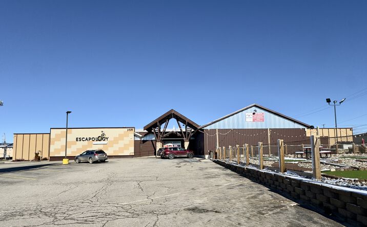 Pictures of Retail, Multifamily, Office, Mixed Use property located at 3101 E Grand River, LANSING, MI 48912 for sales - image #1