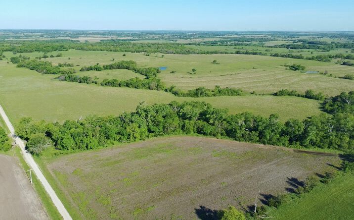Pictures of Land property located at 10000 E 333rd St, Melvern, KS 66510 for sales - image #1