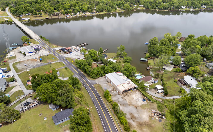 Pictures of Office, Industrial, Mixed Use property located at 5108 Old Laurens Road, Greenwood, SC 29649 for sales - image #1