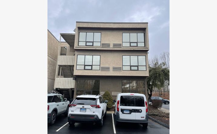Pictures of Office property located at 567 Vauxhall Street Extension, Waterford, CT 06385 for sales - image #1