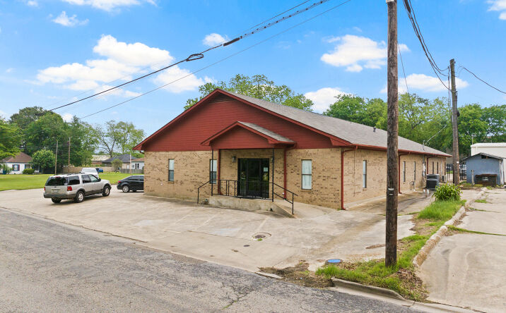 Pictures of Office property located at 107 E 11TH ST, MOUNT PLEASANT, TX 75455-2503 for sales - image #1