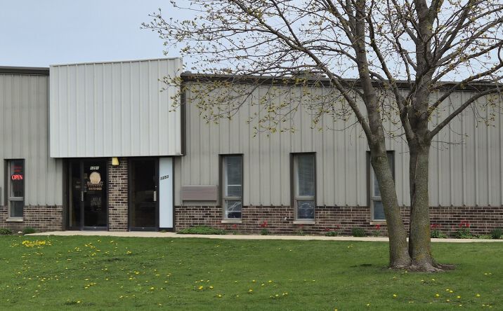 Pictures of Retail, Office, Industrial property located at 1253 Cobblestone Way, Woodstock, IL 60098 for sales - image #1