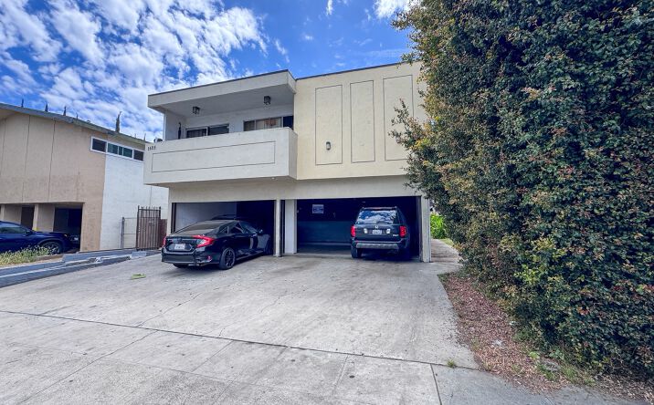 Pictures of Multifamily property located at 1525 ARMACOST AVE, LOS ANGELES, CA 90025-2716 for sales - image #1