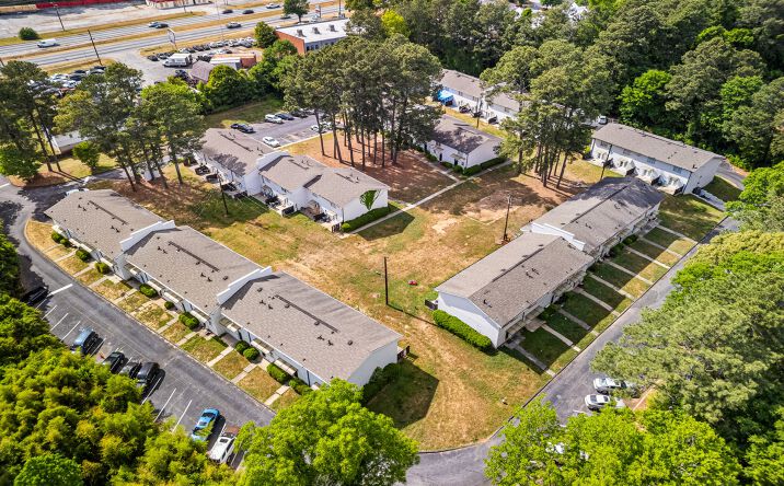 Pictures of Multifamily property located at 7234 TARA BLVD, JONESBORO, GA 30236-8510 for sales - image #1