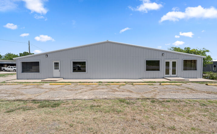 Pictures of Retail, Office, Mixed Use property located at 2302 East Adams Avenue, Temple, TX 76501 for sales - image #1