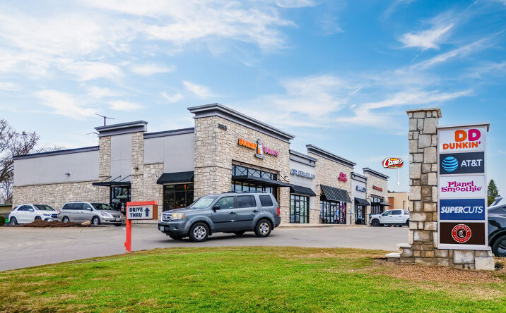 Pictures of Retail property located at 3053 8th Street Southwest, Altoona, IA 50009 for sales - image #1