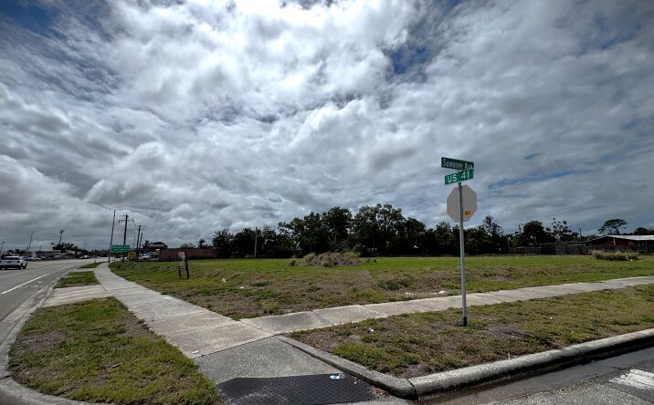 Pictures of Land property located at 7972 North Tamiami Trail, Sarasota, FL 34243 for sales - image #1