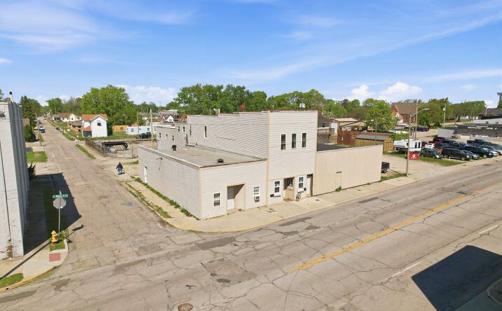 Pictures of Multifamily property located at 1517 S Walnut Street, Muncie, IN 47302 for sales - image #1