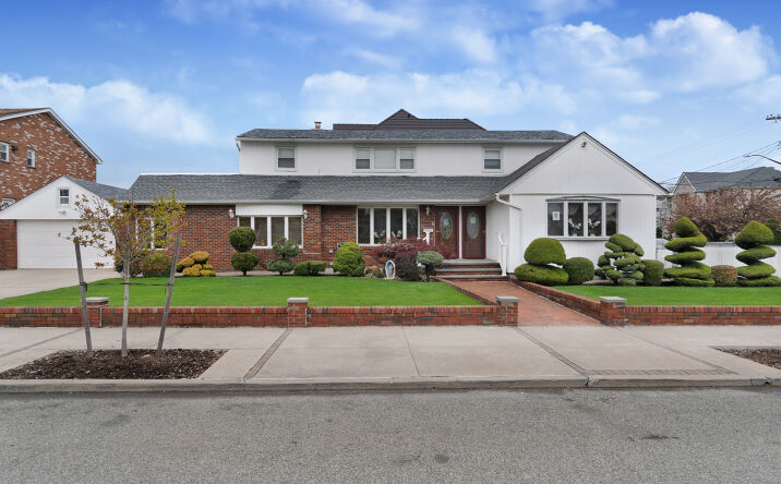 Pictures of Multifamily property located at 86-17 157th Avenue, Howard Beach, NY 11414 for sales - image #1