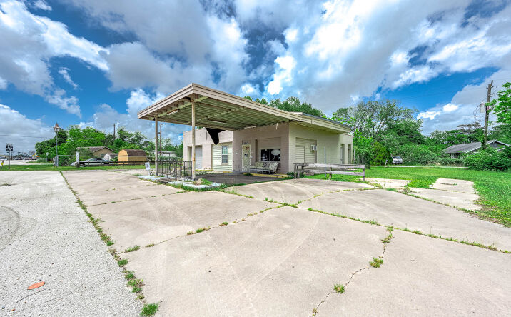 Pictures of Retail property located at 11834 HWY 6, SANTA FE, TX 77510-2027 for sales - image #1