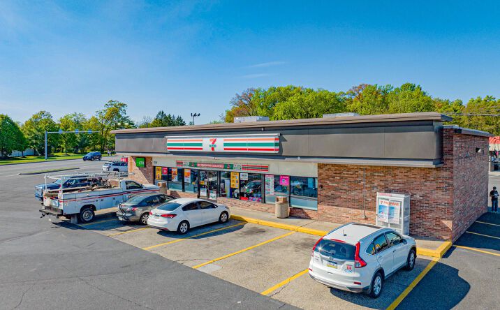 Pictures of Retail property located at 2251 Veterans Highway, Levittown, PA 19056 for sales - image #1