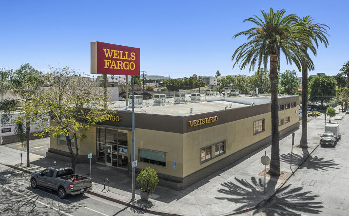 Pictures of Retail property located at 21834 SHERMAN WAY, CANOGA PARK, CA 91303-1940 for sales - image #1