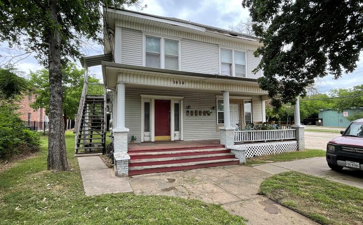 Pictures of Multifamily property located at 1410 West Oak Street, Denton, TX 76201 for sales - image #1