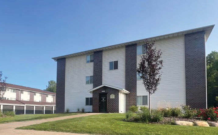 Pictures of Multifamily property located at 2807 Lincoln Way, Sioux City, IA 51106 for sales - image #1
