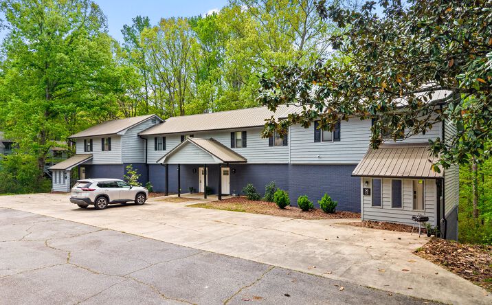 Pictures of Multifamily property located at 10 Kingston Manor Drive, Westminster, SC 29693 for sales - image #1