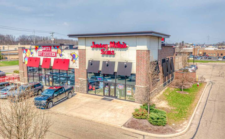 Pictures of Retail property located at 5440 Whipple Avenue Northwest, North Canton, OH 44720 for sales - image #1