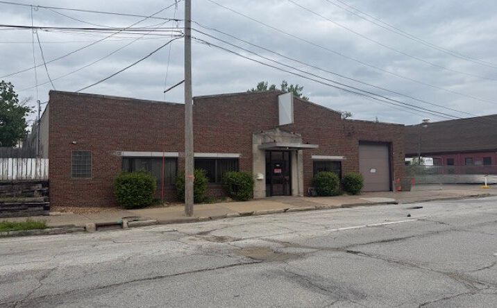 Pictures of Industrial property located at 1040 W 4th St, Davenport, IA 52802 for sales - image #1