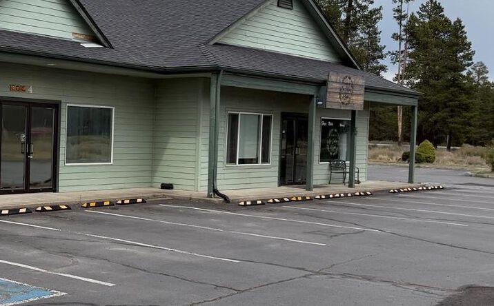 Pictures of Office property located at 16493 Bluewood Place, La Pine, OR 97739 for sales - image #1