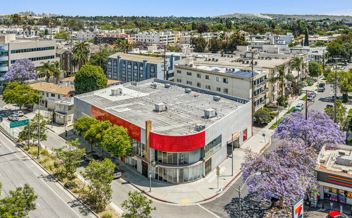 Pictures of Retail property located at 10830 Santa Monica Boulevard, Los Angeles, CA 90025 for sales - image #1