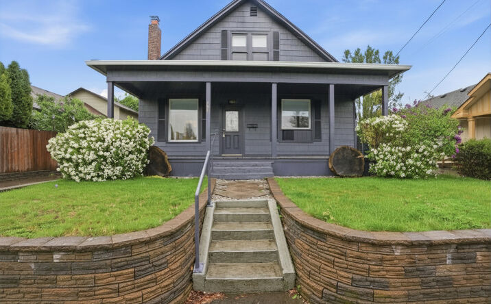 Pictures of Office, Mixed Use property located at 624 NE 2nd Ave, Camas, WA 98607 for sales - image #1