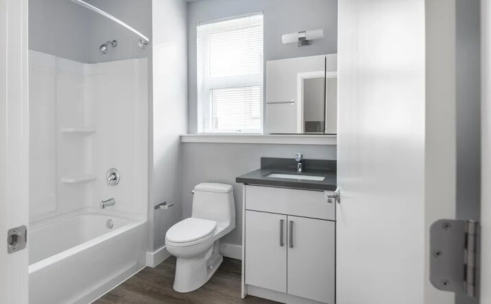 Pictures of Multifamily property located at 215 Boylston Avenue East, Seattle, WA 98102 for sales - image #1