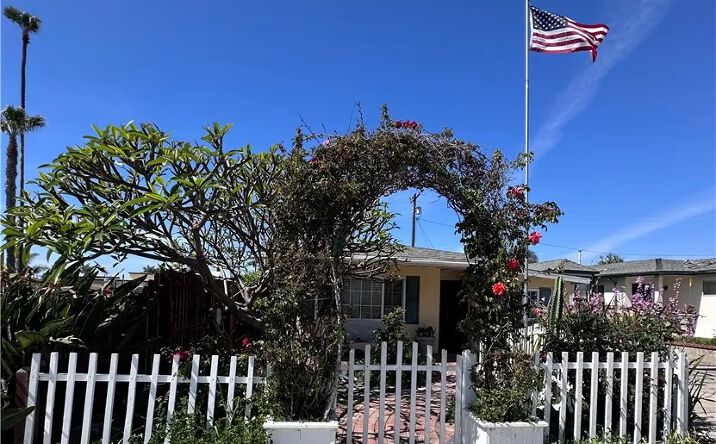 Pictures of Multifamily property located at 103 E Mariposa, San Clemente, CA 92672 for sales - image #1