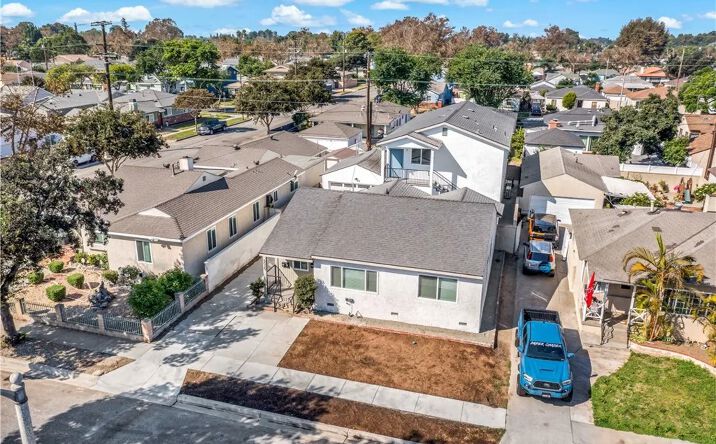 Pictures of Multifamily property located at 6025 Bellflower, Lakewood, CA 90713 for sales - image #1