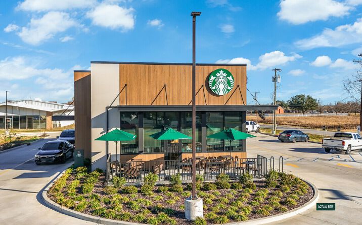 Pictures of Retail property located at 2207 VETERANS MEMORIAL DR, ABBEVILLE, LA 70510 for sales - image #1