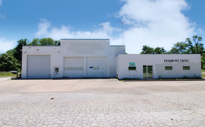 Pictures of Retail property located at 1501 W Main Street, Henryetta, OK 74437 for sales - image #1