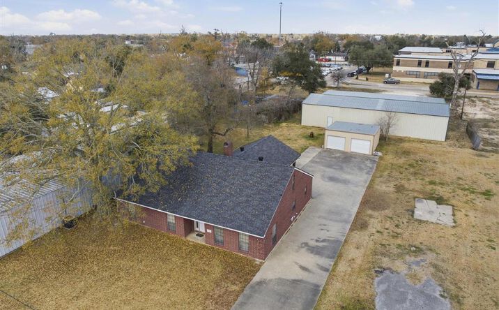 Pictures of Office property located at 320 Cypress St, Sulphur, LA 70663 for sales - image #1