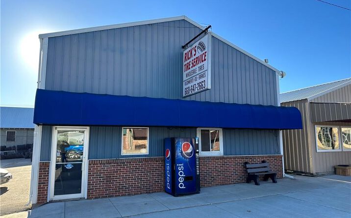 Pictures of Business for Sale, Retail property located at 123 N Main Street, Windsor, MO 65360 for sales - image #1