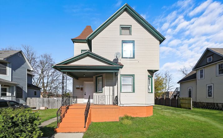 Pictures of Multifamily property located at 1095-1097 E Merchant Street, Kankakee, IL 60901 for sales - image #1